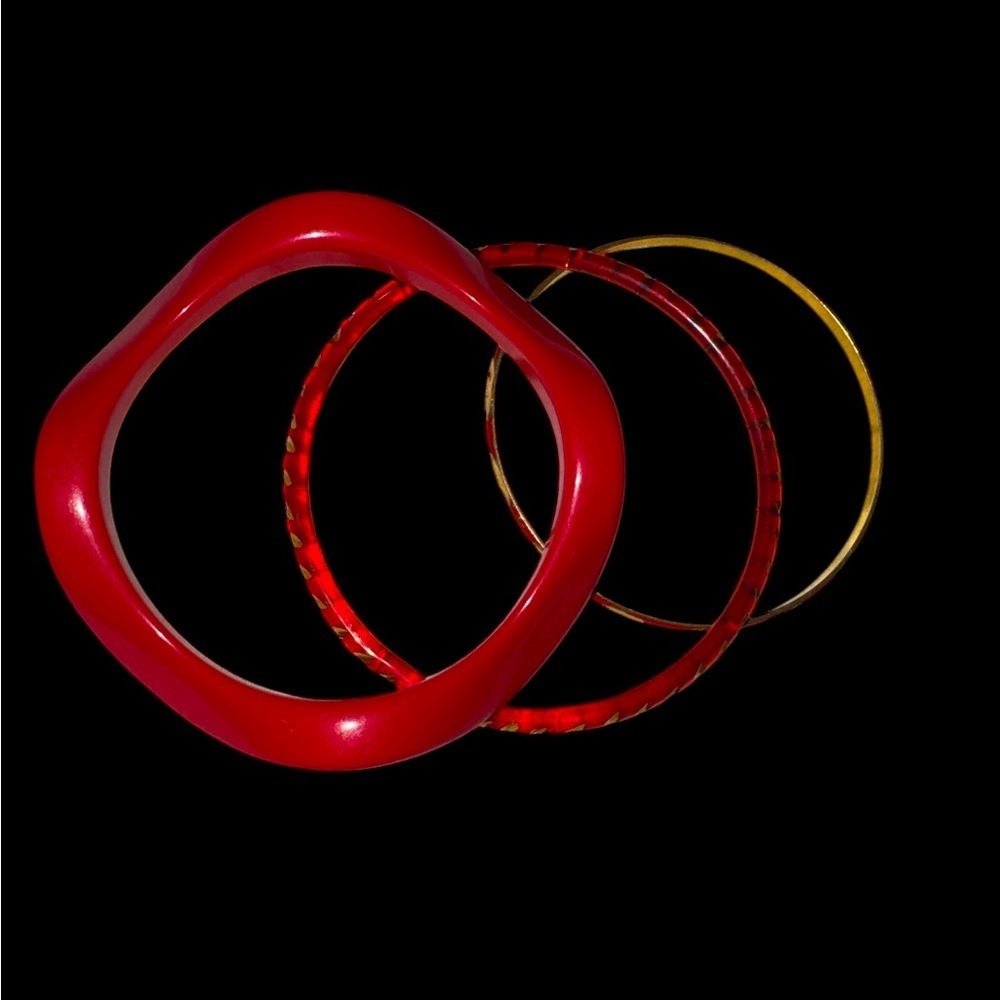Set of 3 vintage red/ gold bracelets plastic/metal